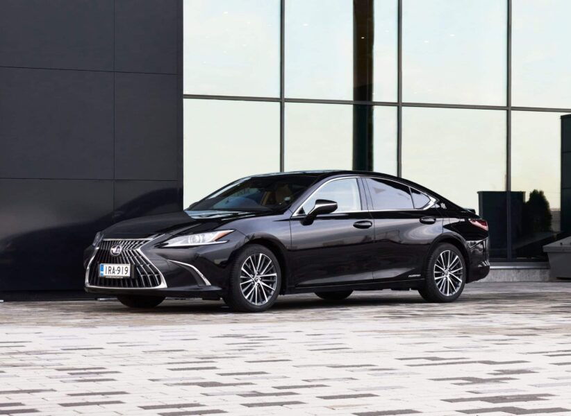 Luxury Sedan Luxury Sedan